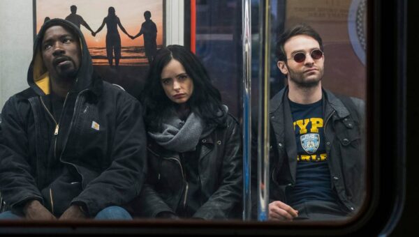 Jessica Jones volta com filha em Demolidor: Renascido