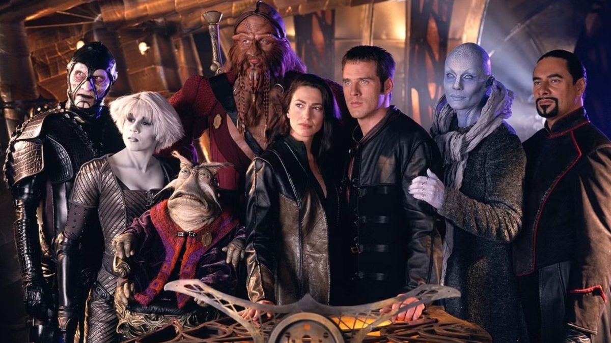 7 séries sci-fi grátis: Além da imaginação no topo Capitão Escarlate em ação com os Mysterons ao fundo, estilo Supermarionation