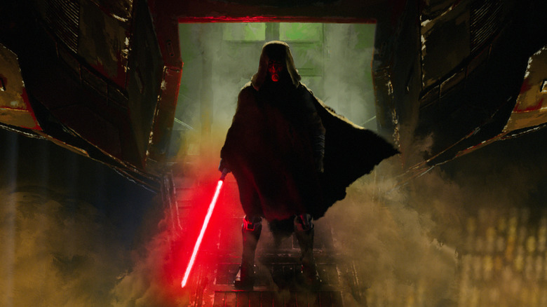 Maul – Shadow Lord: Inspiração em Fogo Contra Fogo Maul walking down the ramp of his ship with his lightsaber in hand in Star Wars: Maul - Shadow Lord