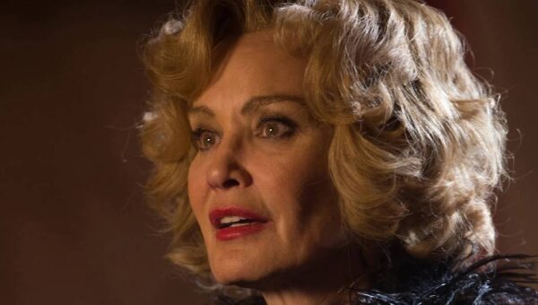 American Horror Story: Jessica Lange volta na 13ª temporada