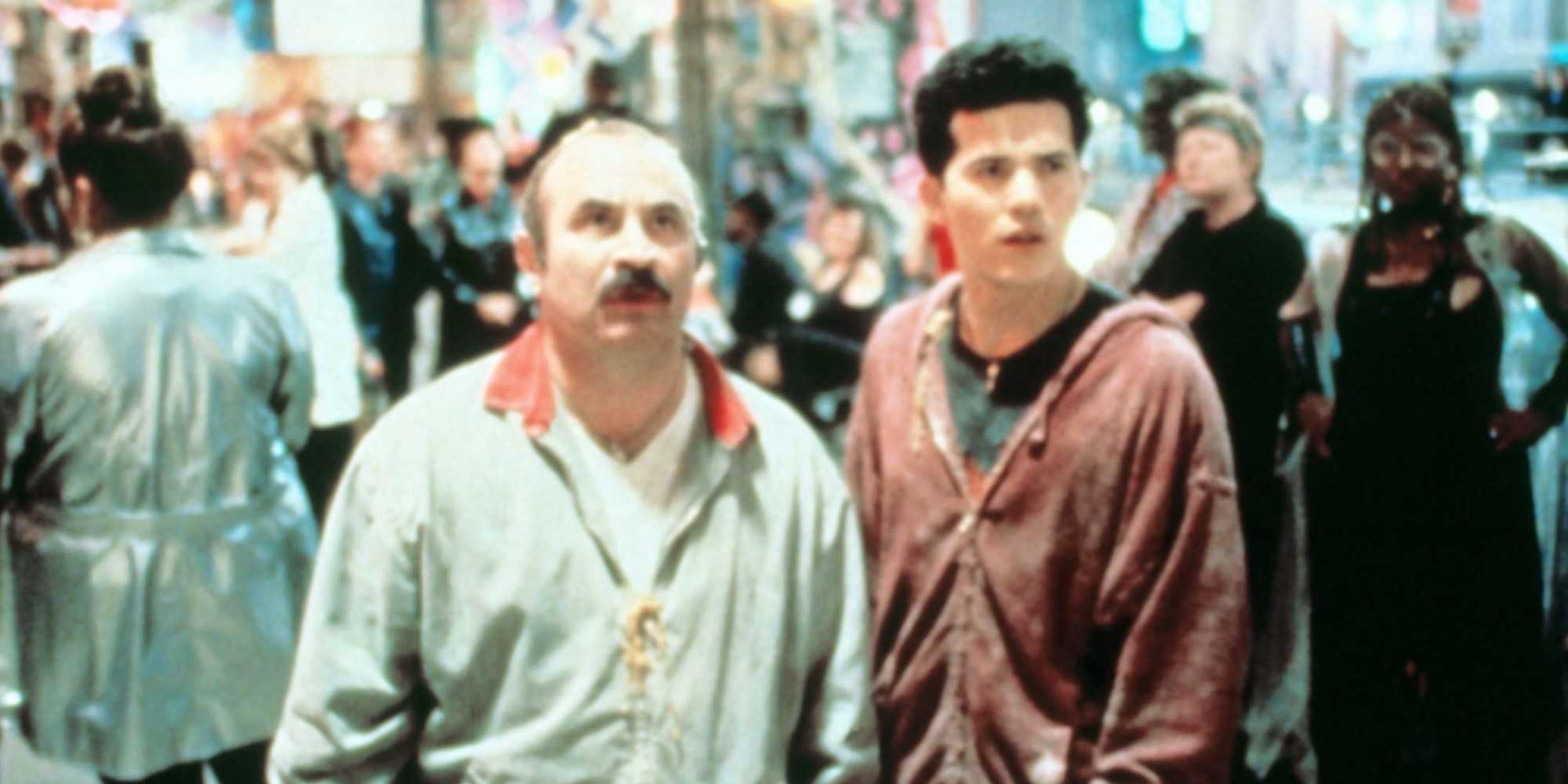 Super Mario Bros. 1993: Como o filme virou sci-fi distópica Mario and Luigi in Dinohattan in Super Mario Bros.