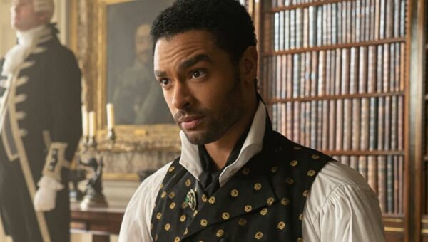 Regé-Jean Page comenta rumores de 007: O que disse