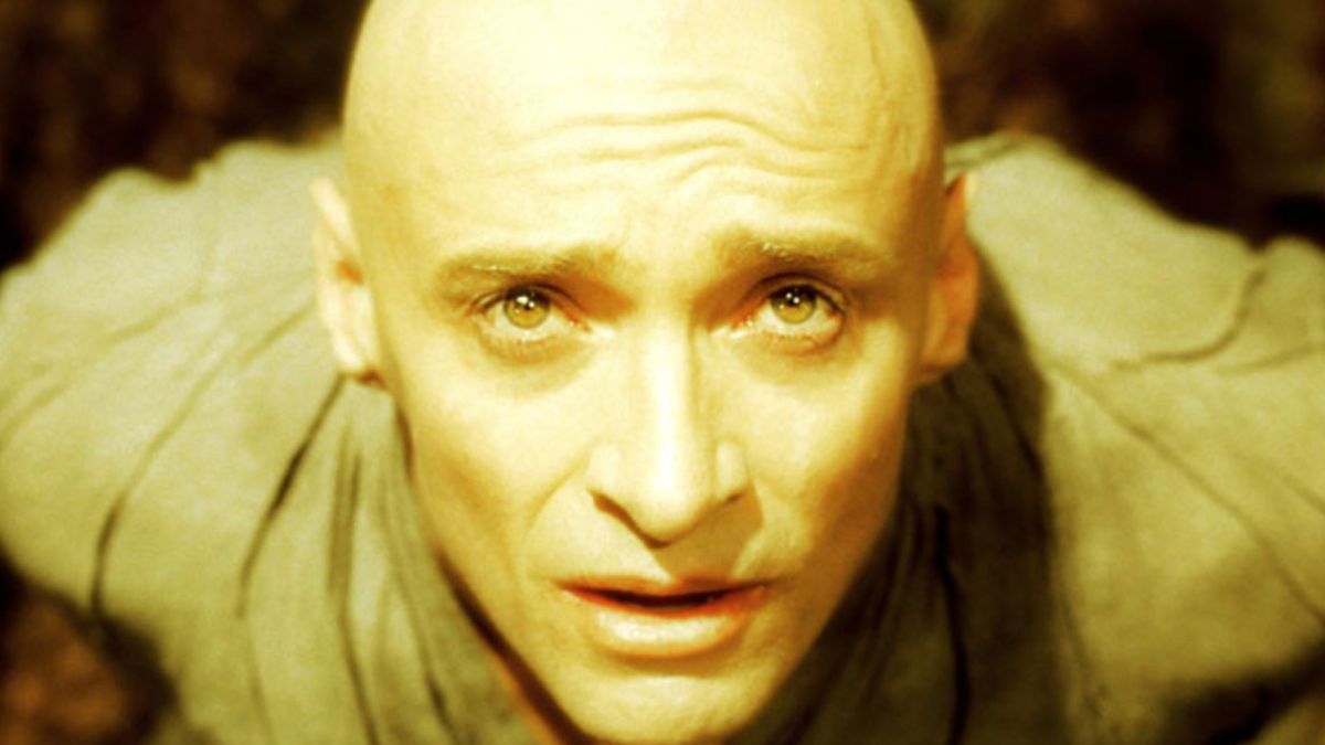 Margot Robbie e Brad Pitt em Babilônia, festa caótica de Hollywood com visual extravagante