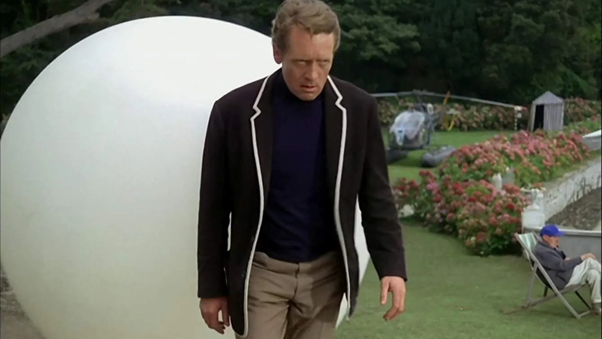 7 séries sci-fi grátis: Além da imaginação no topo Number Six in The Prisoner