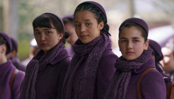 Os Testamentos: Tia Lydia fica mais humana na série