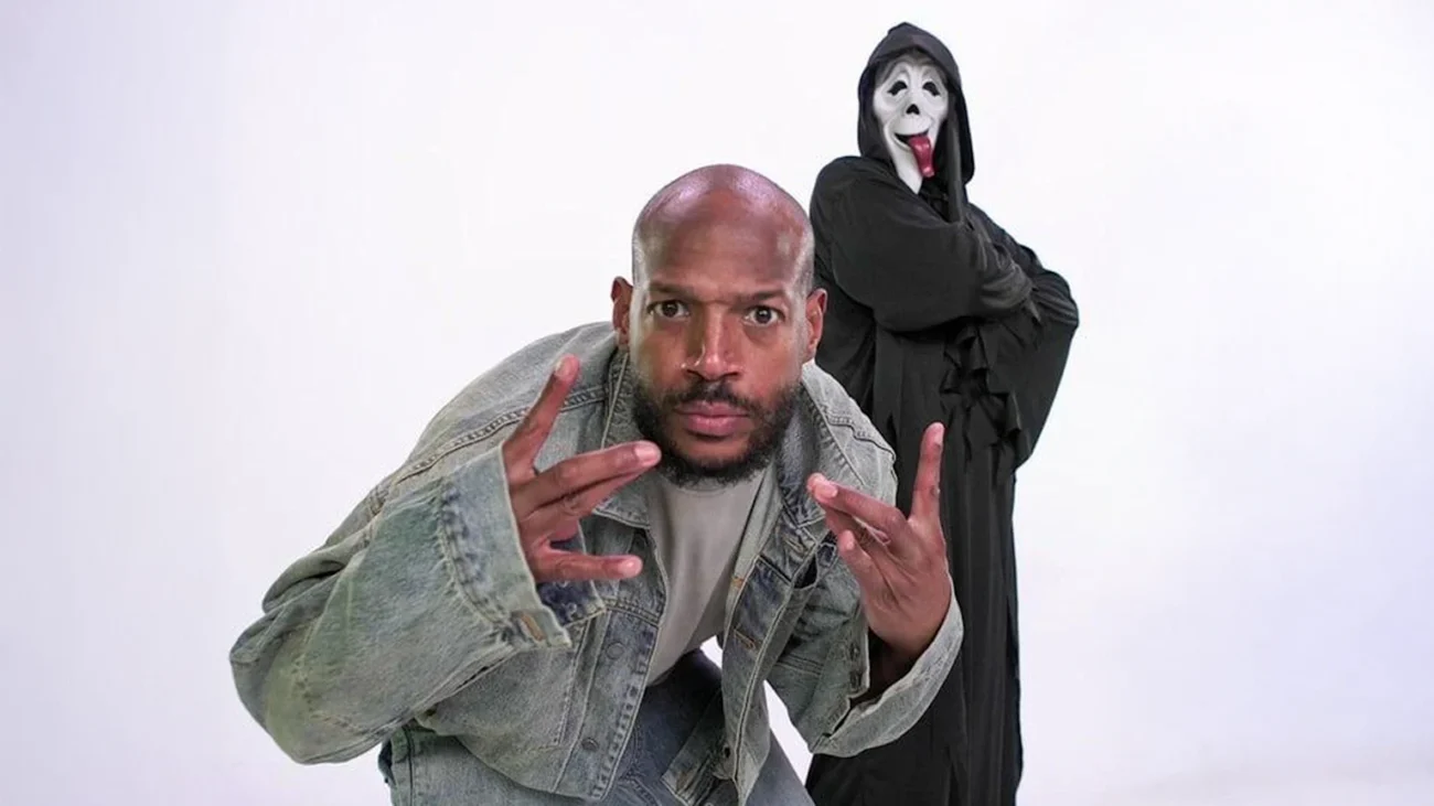 Paramount marca retorno da sátira aos cinemas em 2026 montagem com referências visuais de M3GAN, Five Nights at Freddy’s, Pânico e Sorria em estilo de paródia de Todo Mundo em Pânico 6