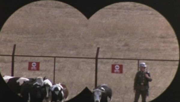 Top Secret! no Paramount+: Cult dos anos 80 volta forte